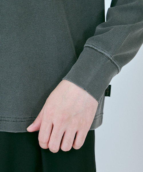 SHELTECH(シェルテック)の「SHELTECH / シェルテック 別注 ウォーム サーマル ピグメント ロンT(Tシャツ/カットソー・メンズ・ダークブルー/ブラウン系その他/ブラック系その他・MEDIUM/LARGE)」の13枚目の写真