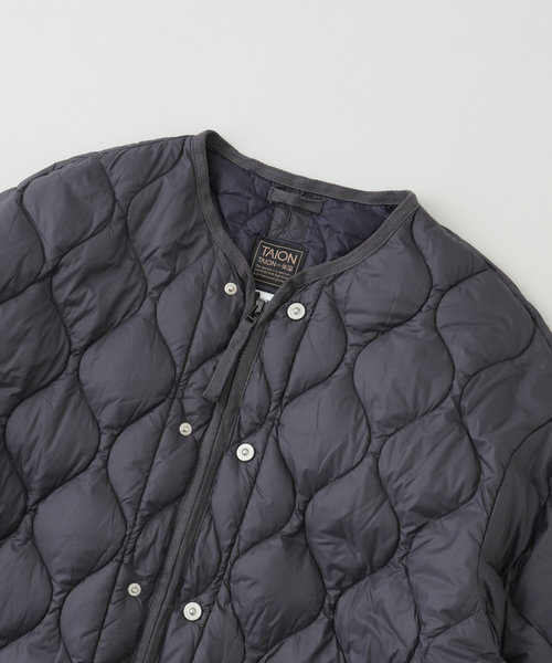 TAION(タイオン)の「TAION / タイオン M65 LINER W-ZIP SHORT DOWN JKT(ダウンジャケット/コート・メンズ・ブラック/カーキ/チャコールグレー/ベージュ・MEDIUM/LARGE/X-LARGE)」の19枚目の写真