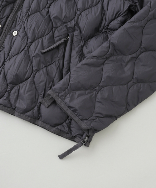 TAION(タイオン)の「TAION / タイオン M65 LINER W-ZIP SHORT DOWN JKT(ダウンジャケット/コート・メンズ・ブラック/カーキ/チャコールグレー/ベージュ・MEDIUM/LARGE/X-LARGE)」の20枚目の写真