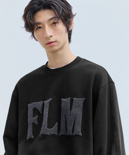 F.ILLUMINATE(フィルミネイト)の「FLM ブークルロゴスウェットシャツ-ブラック(スウェット・レディース・その他・SMALL/MEDIUM/LARGE)」の3枚目の写真