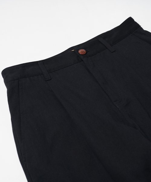 FRIZMWORKS(フリズムワークス)の「OG HAWORTH ONE TUCK PANTS _ BLACK(その他パンツ・メンズ・その他・SMALL/MEDIUM/LARGE/X-LARGE)」の4枚目の写真