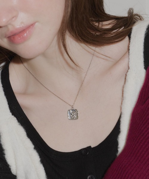 GIUNON(ジウノン)の「rose square plate necklace / ローズスクエアプレートネックレス(ネックレス・レディース・シルバー・FREE)」の5枚目の写真