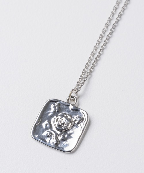GIUNON(ジウノン)の「rose square plate necklace / ローズスクエアプレートネックレス(ネックレス・レディース・シルバー・FREE)」の17枚目の写真
