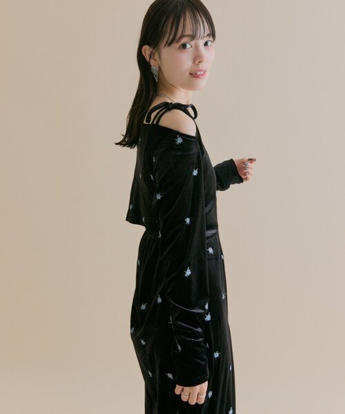 mystic（ミスティック）の「[森川企画]花柄ベロアワンピース（ワンピース・レディース・ピンク・2/1）」の4枚目の写真