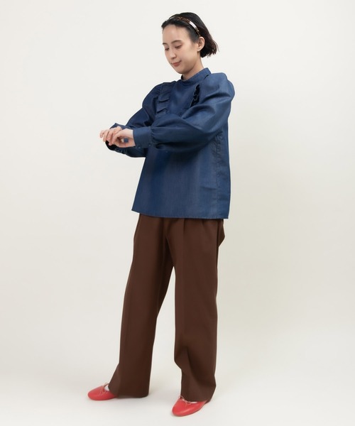 Dot&Stripes CHILD WOMAN(ドットアンドストライプス チャイルドウーマン)の「TCライトオンスデニム Vフリルブラウス(シャツ/ブラウス・レディース・サックスブルー/ブルー・FREE)」の15枚目の写真
