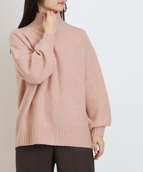 TRUDEA(トルディア)の「ミルドライクハイネックニット(ニット/セーター・レディース・アイボリー/ブルー/チャコールグレー/ピンク・MEDIUM)」の4枚目の写真