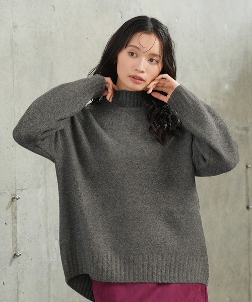 TRUDEA(トルディア)の「ミルドライクハイネックニット(ニット/セーター・レディース・アイボリー/ブルー/チャコールグレー/ピンク・MEDIUM)」の3枚目の写真