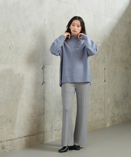 TRUDEA(トルディア)の「ミルドライクハイネックニット(ニット/セーター・レディース・アイボリー/ブルー/チャコールグレー/ピンク・MEDIUM)」の8枚目の写真