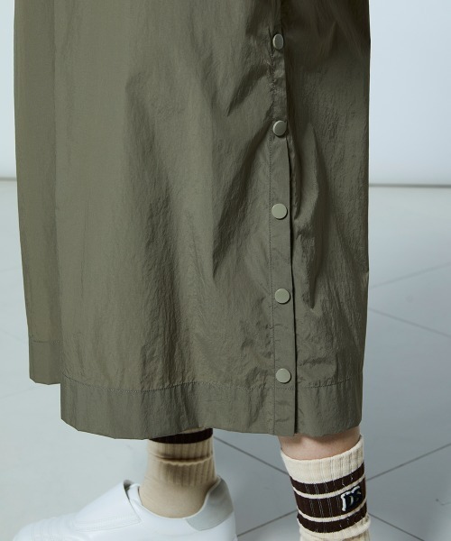 DOUBLE STANDARD CLOTHING(ダブルスタンダードクロージング)の「タイプライター レイヤードワンピース(ワンピース・レディース・カーキ/ブラック・38/36)」の18枚目の写真