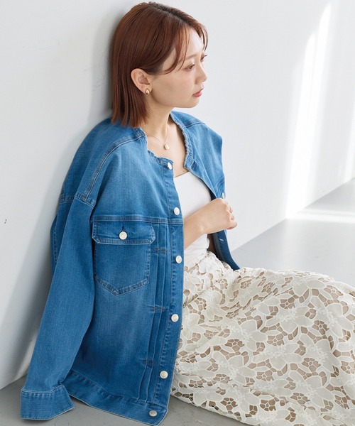 LAVEANGE（ラビアンジェ）の「ノーカラーデニムジャケット（デニムジャケット・レディース・ブルー・M/LL/3L/4L/5L）」の2枚目の写真