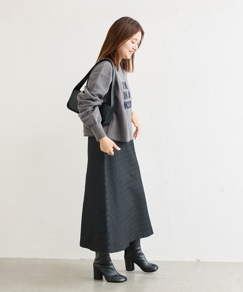 JOURNAL STANDARD（ジャーナルスタンダード）の「《追加》CROPPED LOGO SWEAT（スウェット・レディース・ブラウン/アイボリー/ブラック/ブラック系その他・FREE）」の11枚目の写真