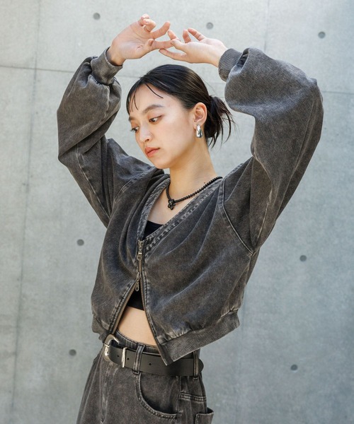 PAGEBOY（ページボーイ）の「＜まるでデニム見え！/紫外線カット/接触冷感＞マルデニZIPボレロ（カーディガン/ボレロ・レディース・ブラック/ブルー・FREE）」の4枚目の写真