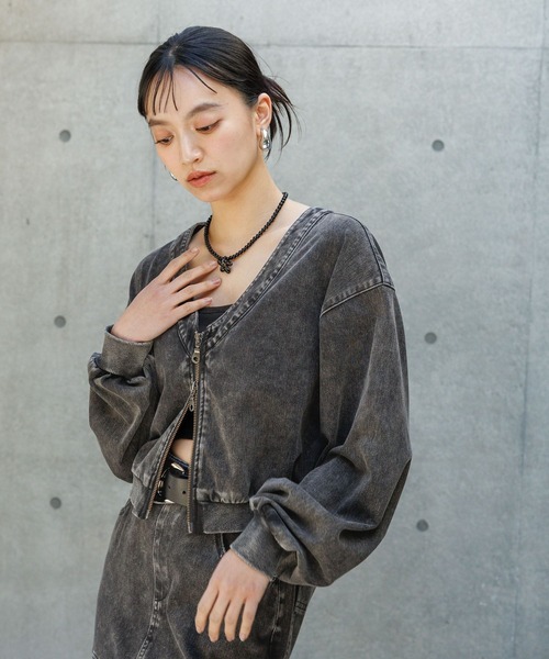 PAGEBOY（ページボーイ）の「＜まるでデニム見え！/紫外線カット/接触冷感＞マルデニZIPボレロ（カーディガン/ボレロ・レディース・ブラック/ブルー・FREE）」の5枚目の写真