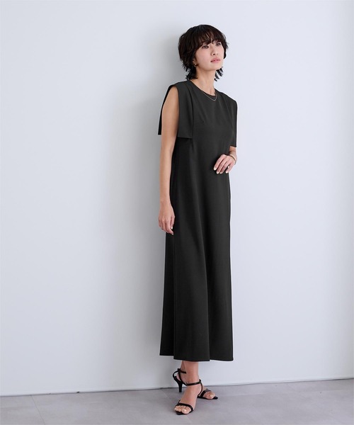 UR'S(ユアーズ)の「スクエアスリーブロングワンピース(ワンピース・レディース・ベージュ/ブラック/グレー・L/M/S)」の9枚目の写真
