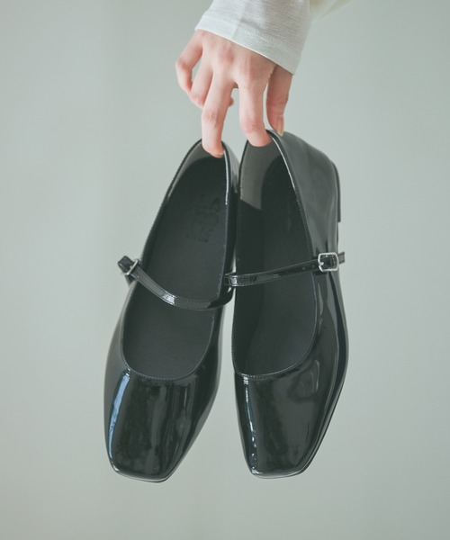 LAKOLE(ラコレ)の「アソートストラップスクエアパンプス / 640175(パンプス・レディース・レッド/ブラウン系その他/ブラック・LARGE/MEDIUM/SMALL)」の2枚目の写真