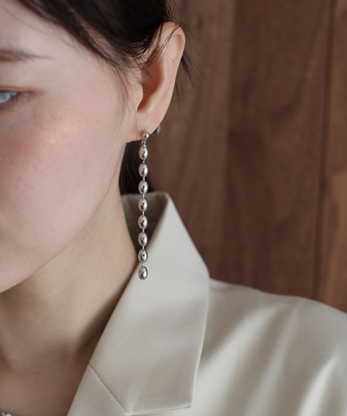 J by blue(ジェイバイブルー)の「オーバルボールチェーンピアス / ニッケルフリー(ピアス(両耳用)・レディース・シルバー/ゴールド・FREE)」の1枚目の写真