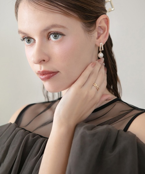 Leja(レジャ)の「【LEJA】ダブルラインエッジゴールドリング結婚式 パーティー 成人式 二次会 同窓会 お呼ばれ オケージョン 20代 30代(リング・レディース・ゴールド・FREE)」の4枚目の写真