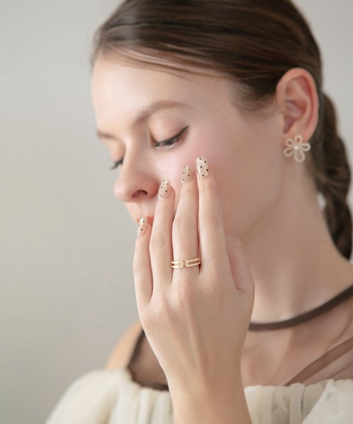 Leja(レジャ)の「【LEJA】ダブルラインエッジゴールドリング結婚式 パーティー 成人式 二次会 同窓会 お呼ばれ オケージョン 20代 30代(リング・レディース・ゴールド・FREE)」の3枚目の写真