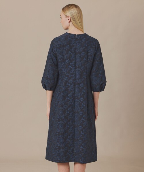 MACKINTOSH LONDON(マッキントッシュ ロンドン)の「【BIBURY FLOWER】バイブリージャカードワンピース(ワンピース・レディース・ネイビー・40/38)」の5枚目の写真
