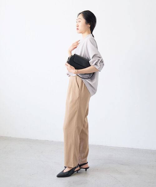 le.coeur blanc(ルクールブラン)の「フルダルヘムタックプルオーバー(シャツ/ブラウス・レディース・グレイッシュベージュ/ネイビー・38)」の15枚目の写真