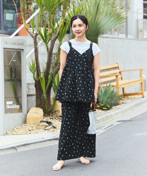 FREAK'S STORE（フリークスストア）の「THOUSAND MILE × FREAK'S STORE/サウザンドマイル 別注 UVカット カシュクールキャミ セットアップ/デニムライク/花柄（セットアップ・レディース・その他9/ネイビー・ﾌﾘ-）」の11枚目の写真