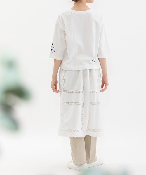 nop de nod(ノップドゥノッド)の「USコットンフラワー刺繍5分袖Tシャツ(Tシャツ/カットソー・レディース・オフホワイト/ライトピンク/ブラック・3)」の20枚目の写真