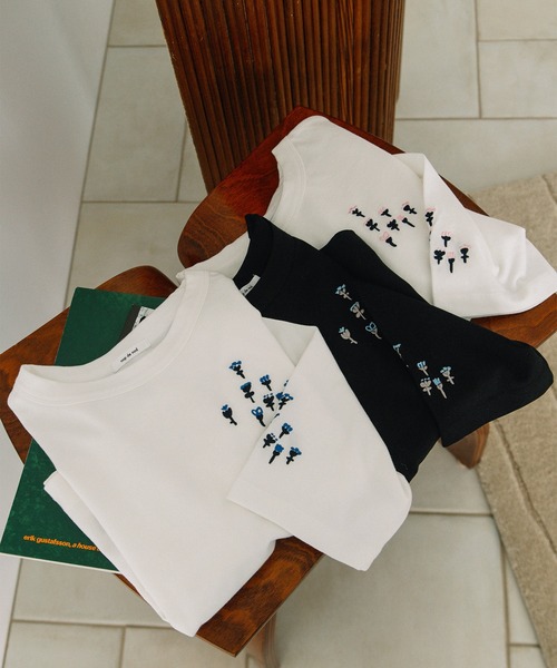 nop de nod(ノップドゥノッド)の「USコットンフラワー刺繍5分袖Tシャツ(Tシャツ/カットソー・レディース・オフホワイト/ライトピンク/ブラック・3)」の14枚目の写真