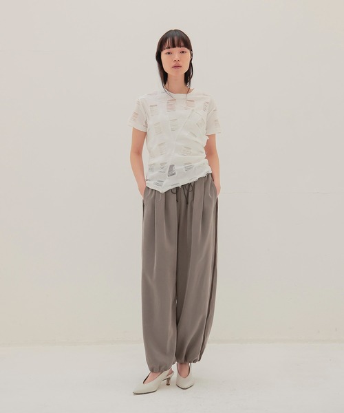 DRESSLAVE(ドレスレイブ)の「gather balloon line pants(ギャザーバルーンラインパンツ)(その他パンツ・レディース・グレー/ブラック・38/36)」の8枚目の写真