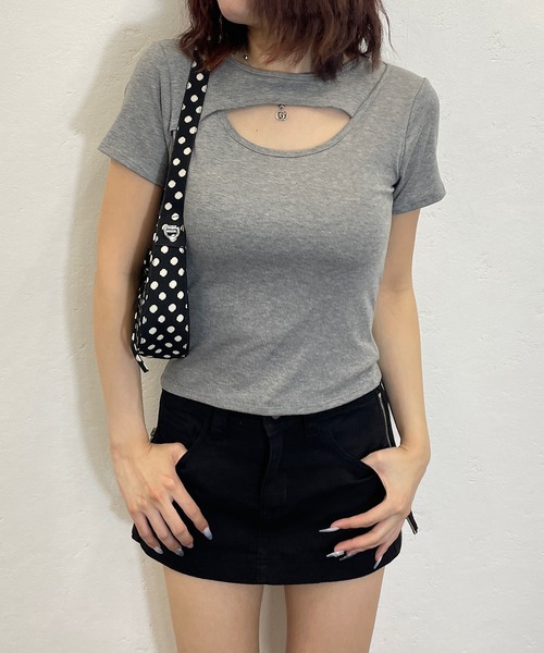 ROGER AND RAW（ロジャーアンドロウ）の「[カップ付き]カットオフクロップドTシャツ（Tシャツ/カットソー・レディース・ブラック/グレー/ホワイト/ブラウン・FREE）」の22枚目の写真