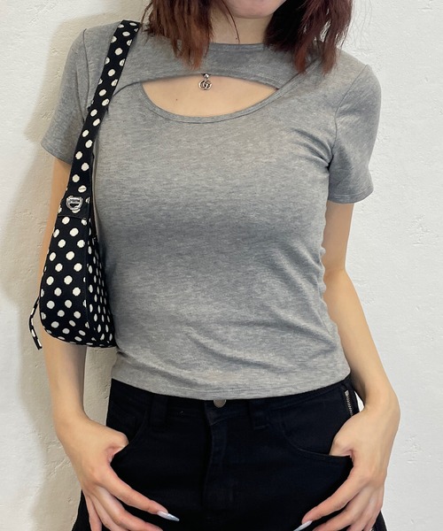 ROGER AND RAW（ロジャーアンドロウ）の「[カップ付き]カットオフクロップドTシャツ（Tシャツ/カットソー・レディース・ブラック/グレー/ホワイト/ブラウン・FREE）」の20枚目の写真