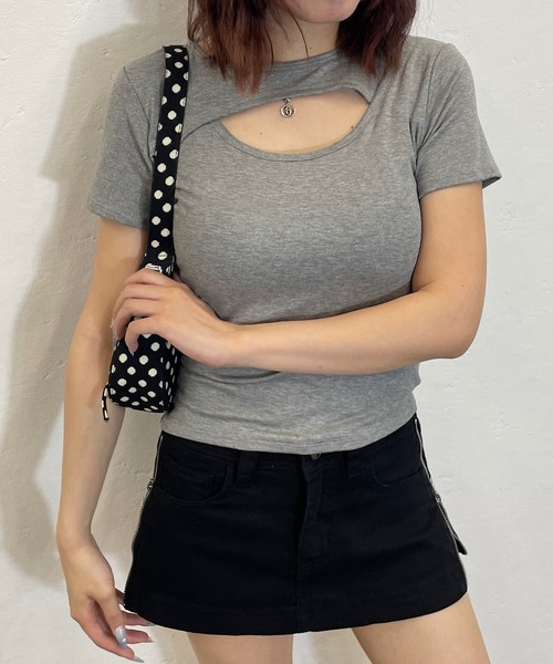 ROGER AND RAW（ロジャーアンドロウ）の「[カップ付き]カットオフクロップドTシャツ（Tシャツ/カットソー・レディース・ブラック/グレー/ホワイト/ブラウン・FREE）」の16枚目の写真