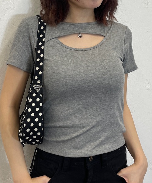 ROGER AND RAW（ロジャーアンドロウ）の「[カップ付き]カットオフクロップドTシャツ（Tシャツ/カットソー・レディース・ブラック/グレー/ホワイト/ブラウン・FREE）」の15枚目の写真