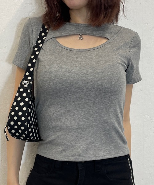 ROGER AND RAW（ロジャーアンドロウ）の「[カップ付き]カットオフクロップドTシャツ（Tシャツ/カットソー・レディース・ブラック/グレー/ホワイト/ブラウン・FREE）」の13枚目の写真