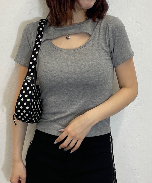 ROGER AND RAW（ロジャーアンドロウ）の「[カップ付き]カットオフクロップドTシャツ（Tシャツ/カットソー・レディース・ブラック/グレー/ホワイト/ブラウン・FREE）」の12枚目の写真