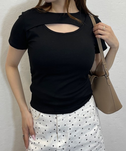 ROGER AND RAW（ロジャーアンドロウ）の「[カップ付き]カットオフクロップドTシャツ（Tシャツ/カットソー・レディース・ブラック/グレー/ホワイト/ブラウン・FREE）」の9枚目の写真