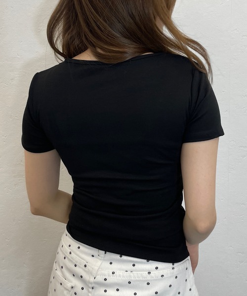 ROGER AND RAW（ロジャーアンドロウ）の「[カップ付き]カットオフクロップドTシャツ（Tシャツ/カットソー・レディース・ブラック/グレー/ホワイト/ブラウン・FREE）」の5枚目の写真