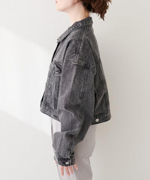 natural couture(ナチュラルクチュール)の「ショートデニムジャケット(デニムジャケット・レディース・ブラック/ブルー/サックスブルー・FREE)」の11枚目の写真