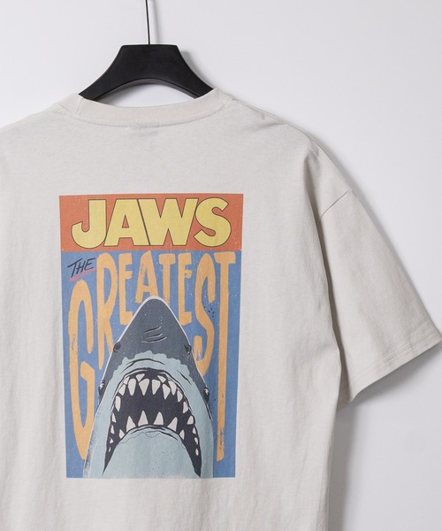 JOHN'S CLOSET（ジョンズクローゼット）の「【15】〔JAWS/ジョーズ〕ポスタープリント ユーズドライク半袖Tシャツ（Tシャツ/カットソー・メンズ・ブラック系1/ホワイト系2/ホワイト系1/ブラック系2・X-LARGE/LARGE/MEDIUM）」の3枚目の写真
