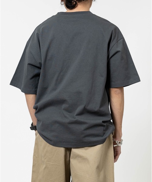 JOHN'S CLOSET（ジョンズクローゼット）の「【15】〔JAWS/ジョーズ〕ポスタープリント ユーズドライク半袖Tシャツ（Tシャツ/カットソー・メンズ・ブラック系1/ホワイト系2/ホワイト系1/ブラック系2・X-LARGE/LARGE/MEDIUM）」の16枚目の写真