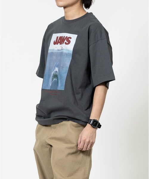 JOHN'S CLOSET（ジョンズクローゼット）の「【15】〔JAWS/ジョーズ〕ポスタープリント ユーズドライク半袖Tシャツ（Tシャツ/カットソー・メンズ・ブラック系1/ホワイト系2/ホワイト系1/ブラック系2・X-LARGE/LARGE/MEDIUM）」の15枚目の写真