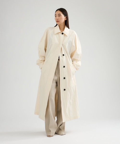 Chaos（カオス）の「Chaos(カオス)/◇3/4坪田あさみさんIGLIVE紹介アイテム◇　バルマカーンエアーコート（ステンカラーコート・レディース・ホワイト系・FREE）」の5枚目の写真