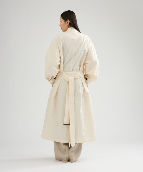 Chaos（カオス）の「Chaos(カオス)/◇3/4坪田あさみさんIGLIVE紹介アイテム◇　バルマカーンエアーコート（ステンカラーコート・レディース・ホワイト系・FREE）」の7枚目の写真