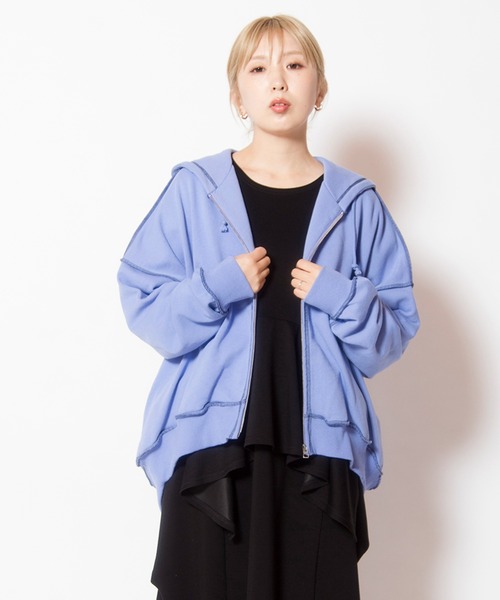 OSMOSIS（オズモーシス）の「バックツイストパーカ（Tシャツ/カットソー・レディース・ブラック/ライトベージュ/ブルー/グレー・ONE SIZE）」の4枚目の写真