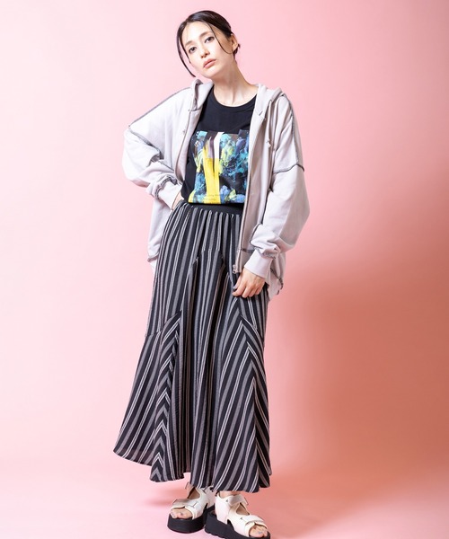 OSMOSIS（オズモーシス）の「バックツイストパーカ（Tシャツ/カットソー・レディース・ブラック/ライトベージュ/ブルー/グレー・ONE SIZE）」の5枚目の写真