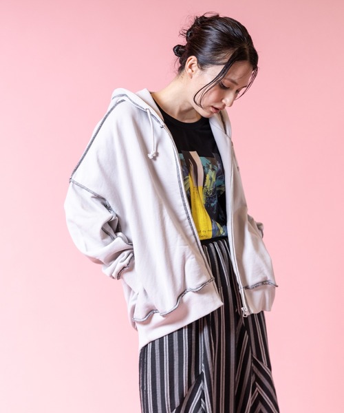 OSMOSIS（オズモーシス）の「バックツイストパーカ（Tシャツ/カットソー・レディース・ブラック/ライトベージュ/ブルー/グレー・ONE SIZE）」の6枚目の写真