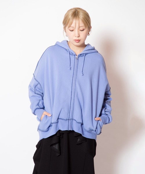 OSMOSIS（オズモーシス）の「バックツイストパーカ（Tシャツ/カットソー・レディース・ブラック/ライトベージュ/ブルー/グレー・ONE SIZE）」の10枚目の写真