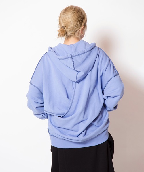OSMOSIS（オズモーシス）の「バックツイストパーカ（Tシャツ/カットソー・レディース・ブラック/ライトベージュ/ブルー/グレー・ONE SIZE）」の12枚目の写真