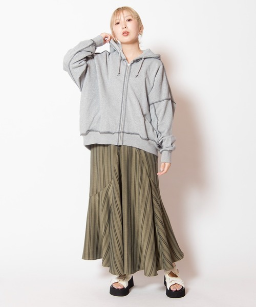 OSMOSIS（オズモーシス）の「バックツイストパーカ（Tシャツ/カットソー・レディース・ブラック/ライトベージュ/ブルー/グレー・ONE SIZE）」の14枚目の写真