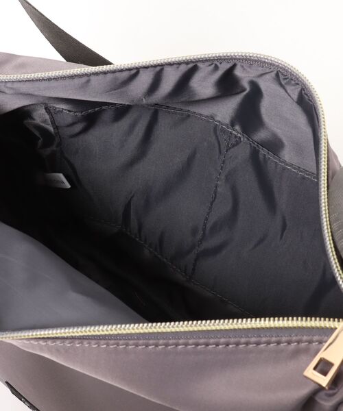 Arnold Palmer（アーノルドパーマー）の「ポリエステル ラウンド ショルダーバッグ（ショルダーバッグ・レディース・チャコールグレー/グレイッシュベージュ/ブラック・F）」の17枚目の写真