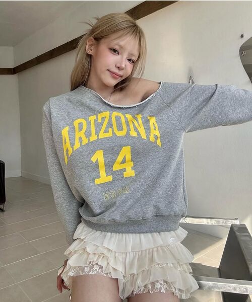 ERER(エルエル)の「Off-shoulder Arizona Sweatshirt Melange Gray(スウェット・レディース・ライトグレー・F)」の5枚目の写真